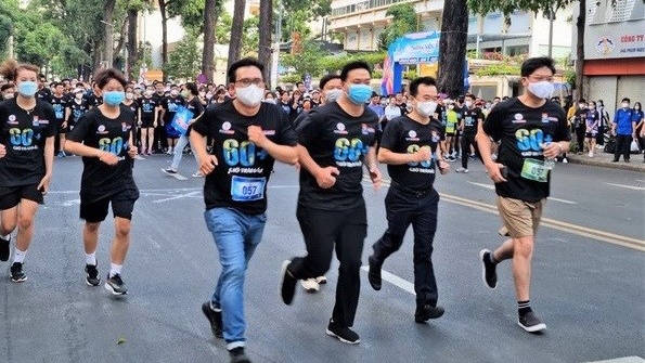 Thousands run in HCM City in response to Earth Hour
